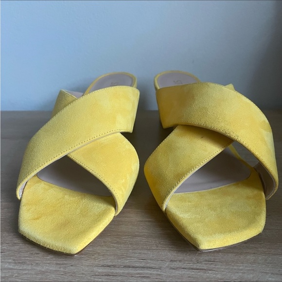 Stuart Weitzman NWOT Aletha Sunflower Yellow Suede Slide Sandals! Size 7 - Picture 4 of 8